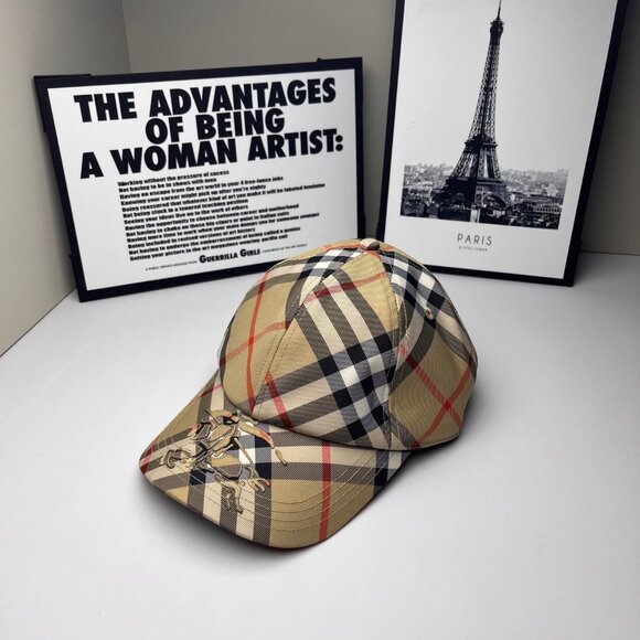 Burberry cap - Picture 1 of 7